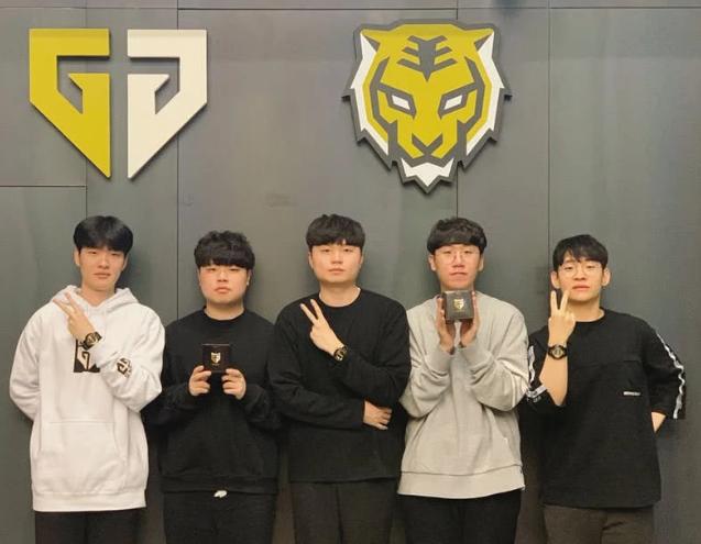 传统高中锋 传统高中锋